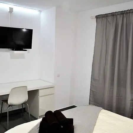 Uno Puerta Del Sol *